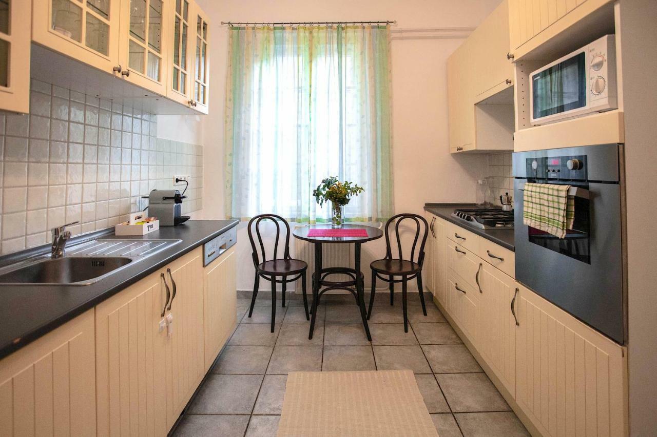 Apartment Riverdale
