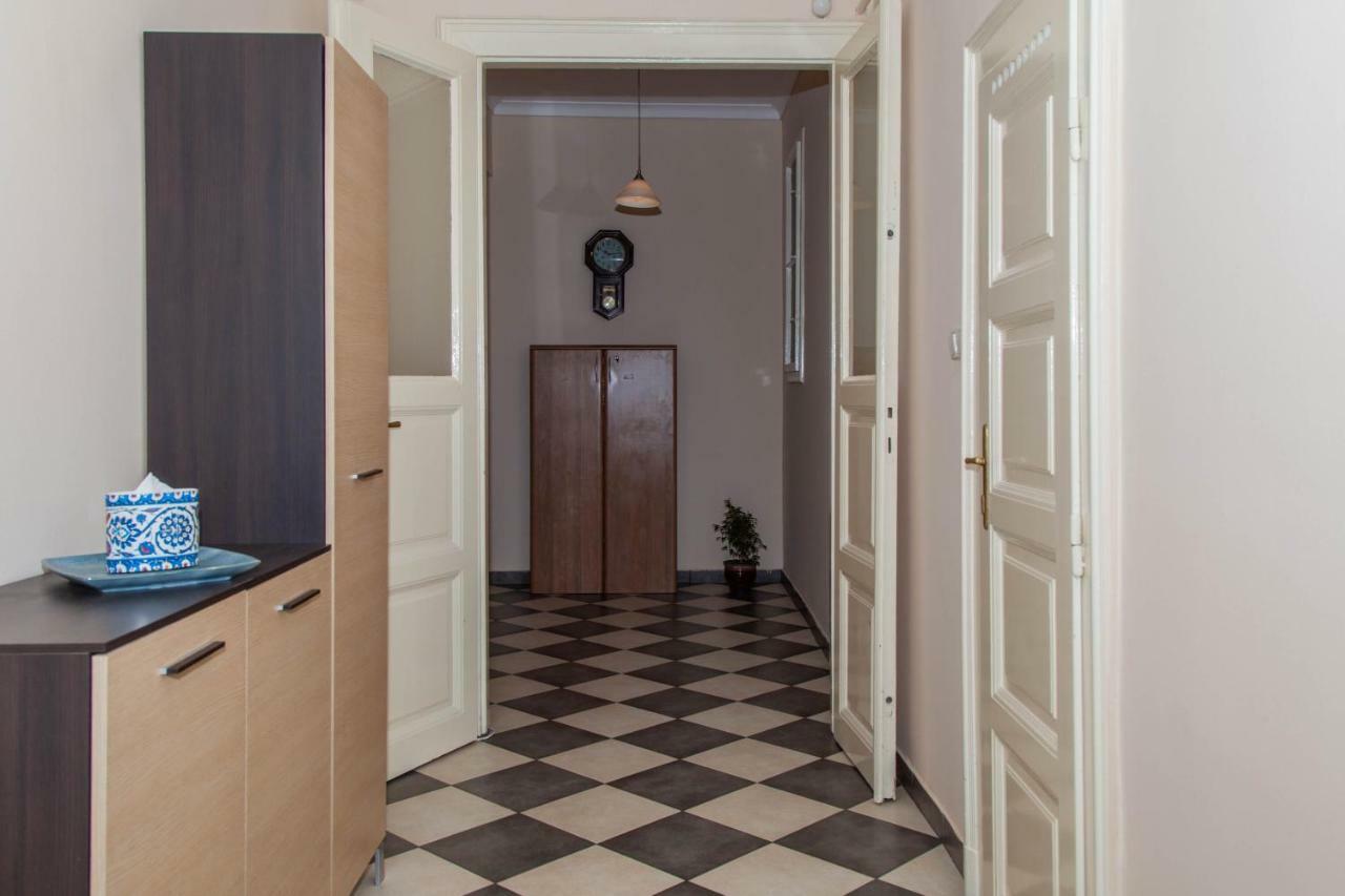 Riverdale Budapest